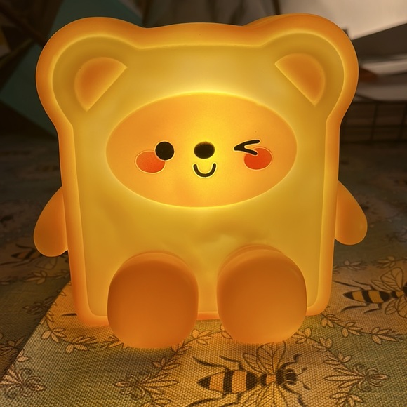 #81 Bear Toast Light - Picture 2 of 4